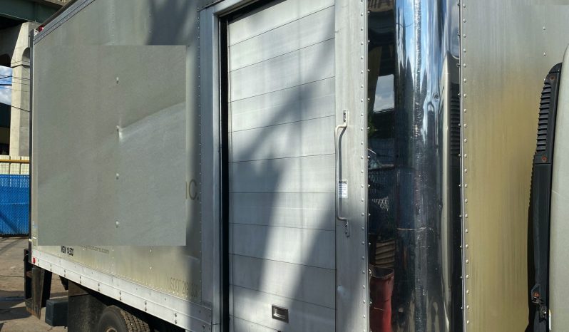 
								Used 2005 Mitsubishi Fuso FE649 Box Truck in Newark New Jersey full									