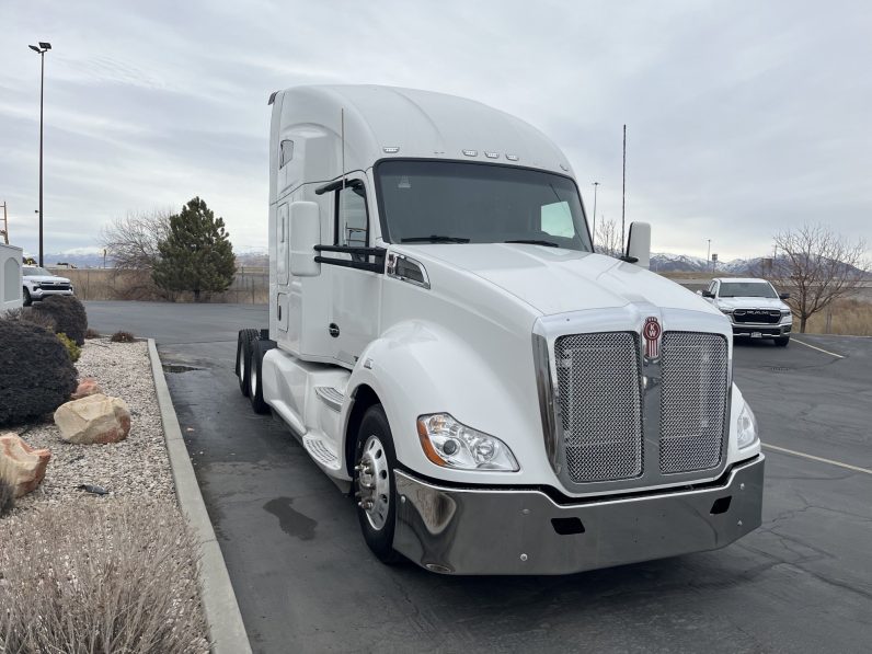 
								Used 2020 Kenworth T680 Sleeper in Salt Lake Utah full									