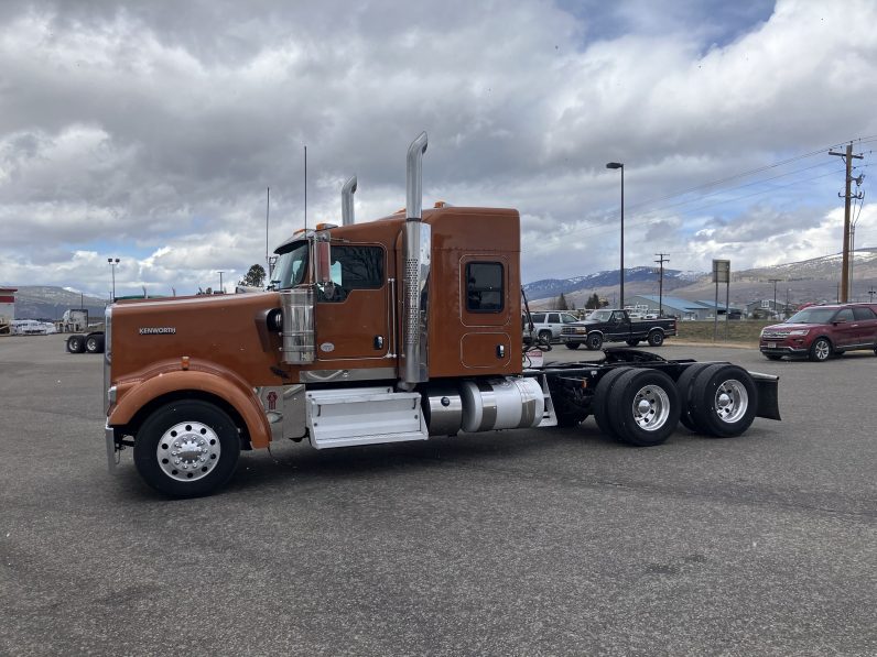 
								Used 2020 Kenworth W900 Sleeper in Spokane Washington full									