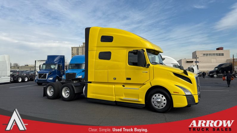 
								Used 2021 Volvo VNL64T760 Sleeper in Elizabeth New Jersey full									