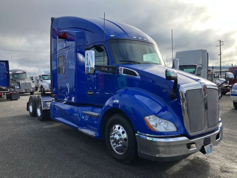 
								Used 2022 Kenworth T680 Sleeper in Spokane Washington full									