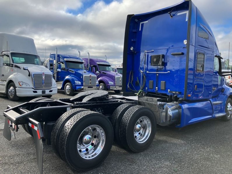 
								Used 2022 Kenworth T680 Sleeper in Spokane Washington full									