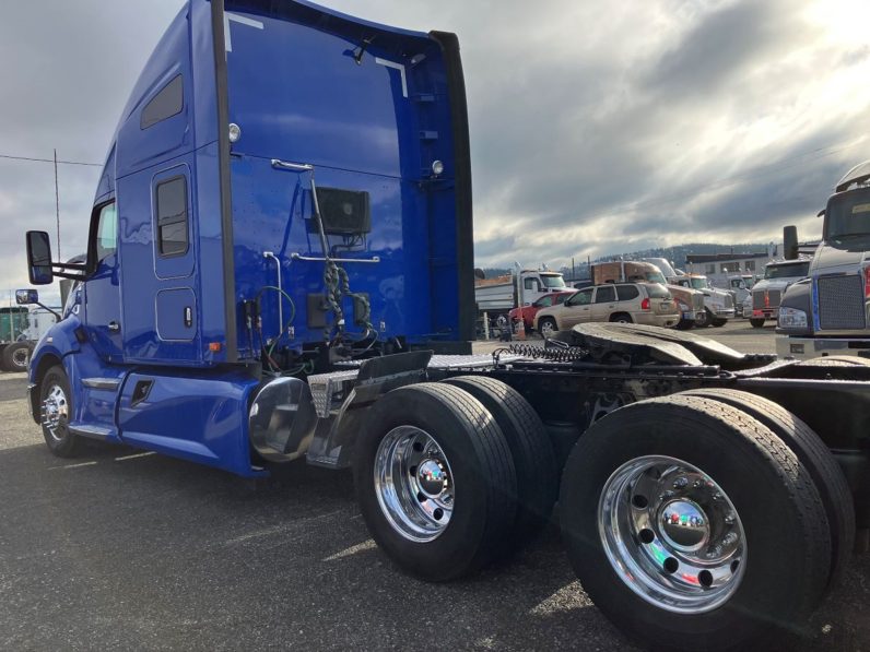 
								Used 2022 Kenworth T680 Sleeper in Spokane Washington full									