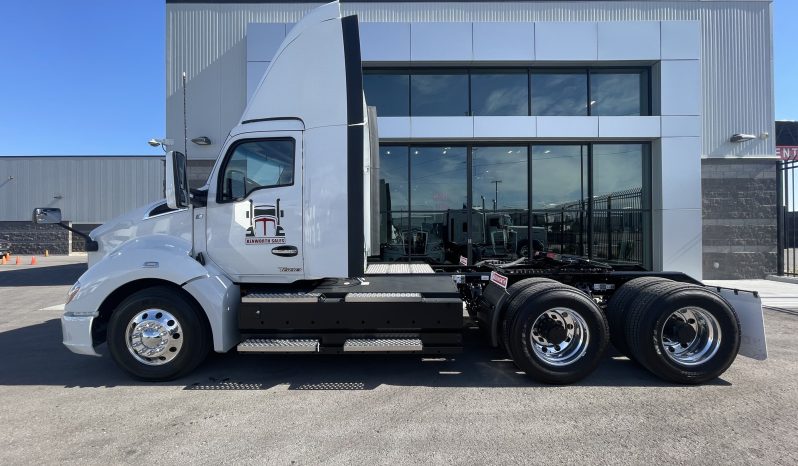 
								New 2023 Kenworth T680E Day Cab in Las Vegas nevada full									