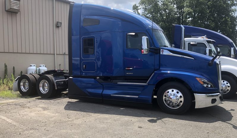 
								New 2024 Kenworth T680 Sleeper in Harrisonburg Virginia full									