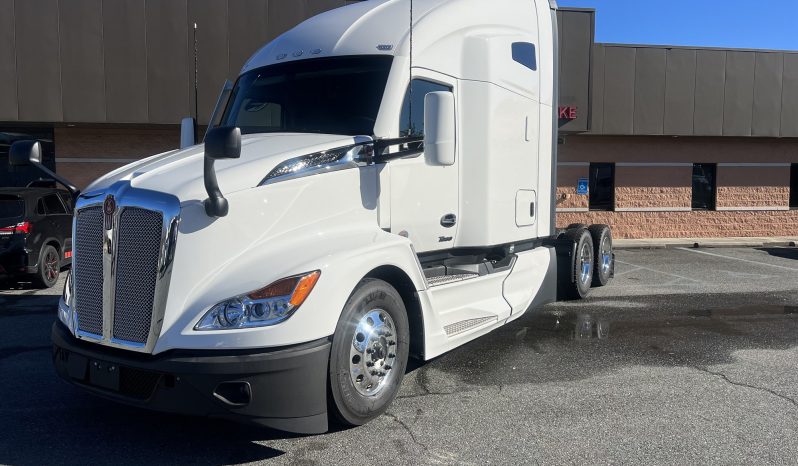 
								New 2024 Kenworth T680 Sleeper in Richmond Virginia full									