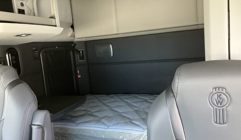 
								New 2024 Kenworth T680 Sleeper in Boise Idaho full									