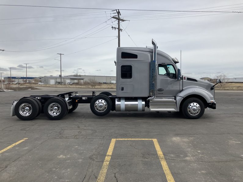 
								New 2025 Kenworth T880 Sleeper in Salt Lake Utah full									