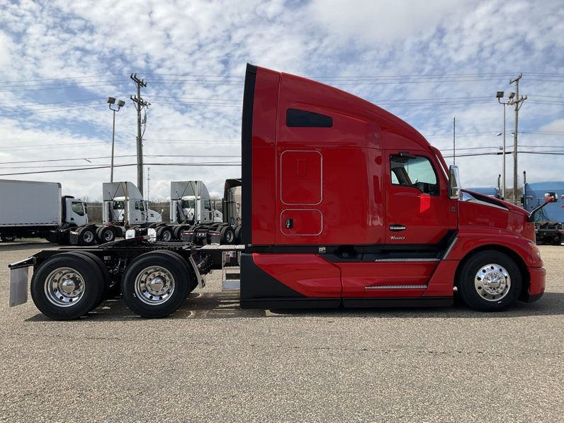 
								New 2025 Kenworth T680 Sleeper in Harrisonburg Virginia full									