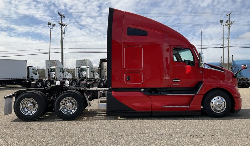 
								New 2025 Kenworth T680 Sleeper in Harrisonburg Virginia full									