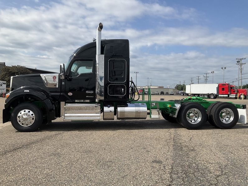 
								New 2025 Kenworth W990 Sleeper in Harrisonburg Virginia full									