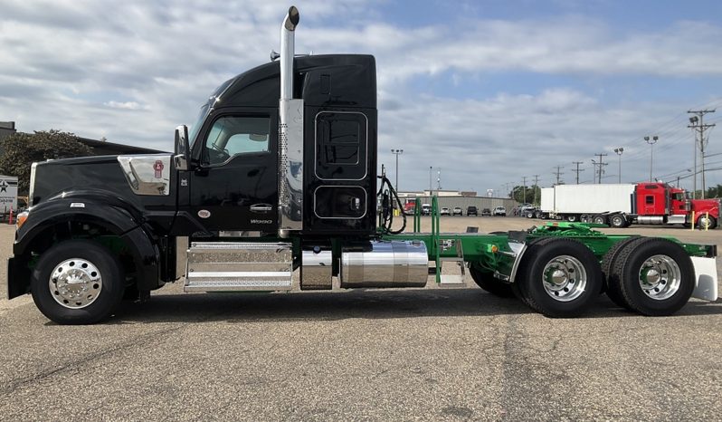 
								New 2025 Kenworth W990 Sleeper in Harrisonburg Virginia full									