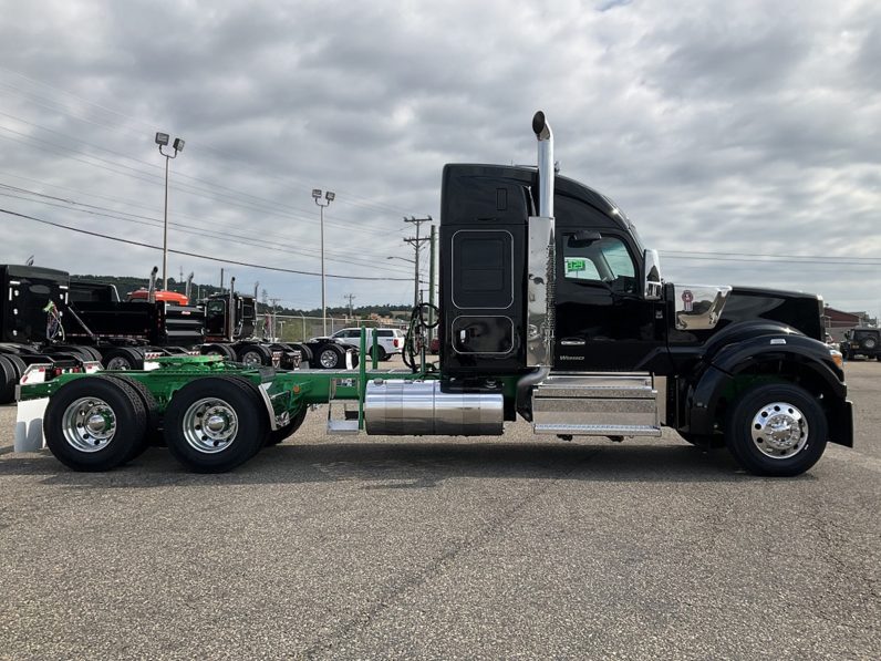 
								New 2025 Kenworth W990 Sleeper in Harrisonburg Virginia full									