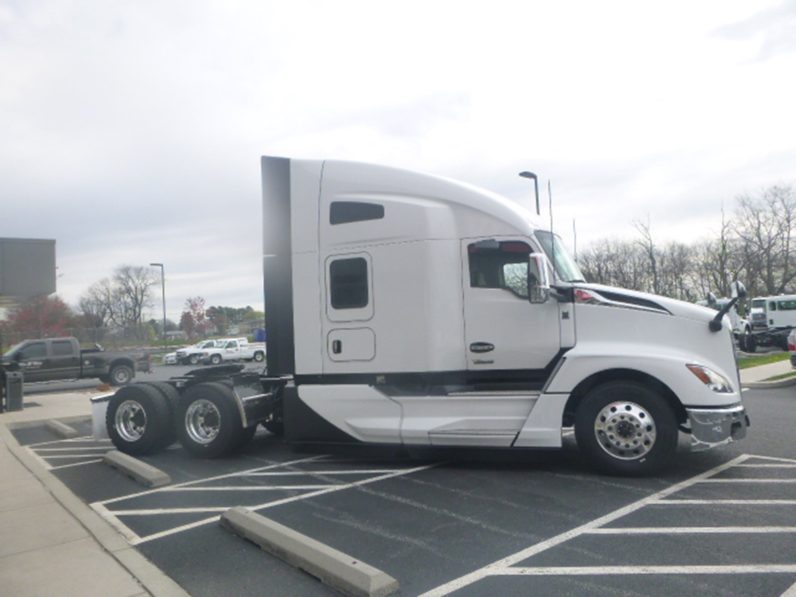 
								New 2025 Kenworth T680 Sleeper in Hagerstown Maryland full									