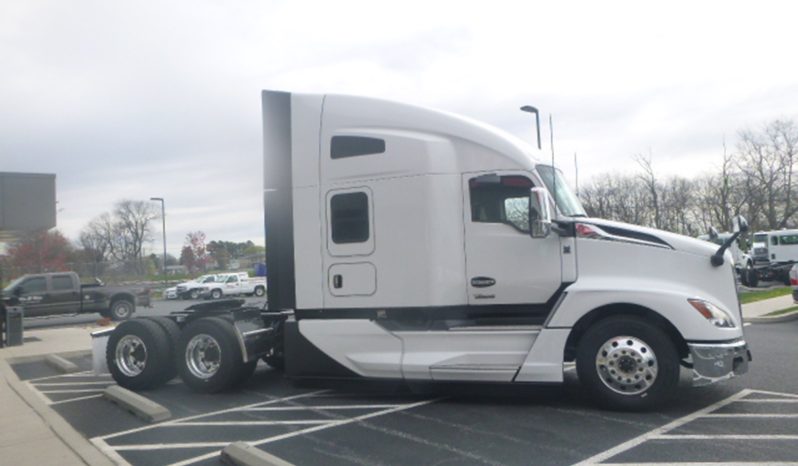 
								New 2025 Kenworth T680 Sleeper in Hagerstown Maryland full									