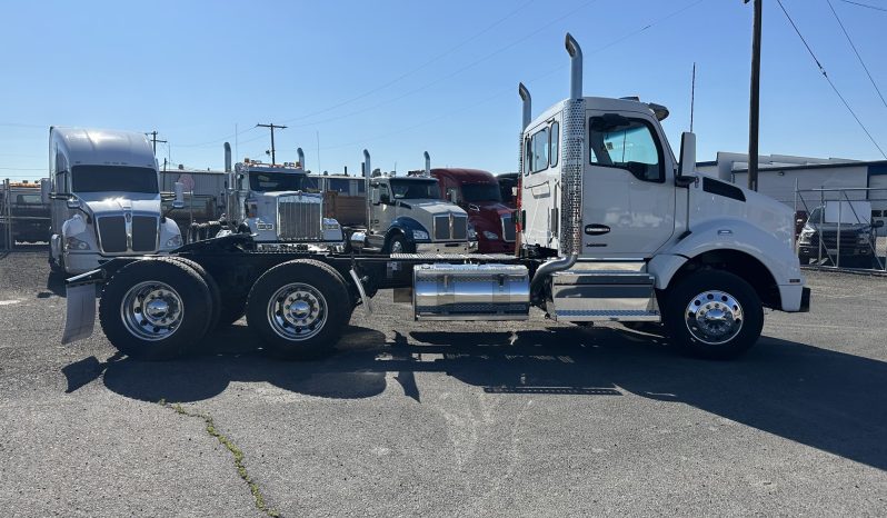 
								New 2025 Kenworth T880 Day Cab in Spokane Washington full									