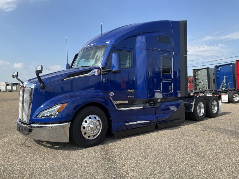 
								New 2025 Kenworth T680 Sleeper in Harrisonburg Virginia full									