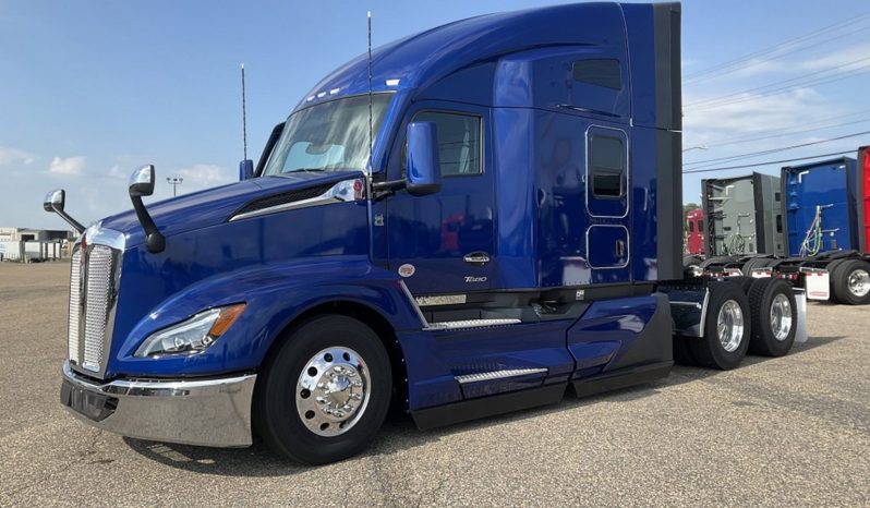 
								New 2025 Kenworth T680 Sleeper in Harrisonburg Virginia full									