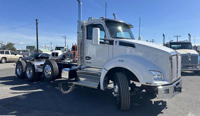 
								New 2025 Kenworth T880 Day Cab in Spokane Washington full									