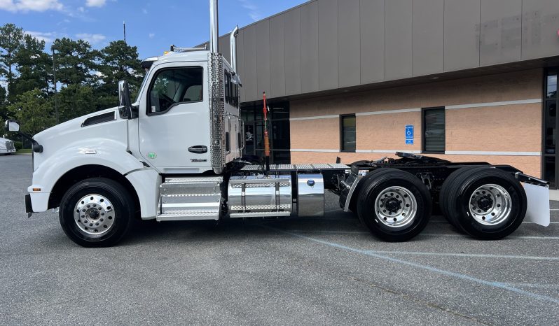 
								New 2025 Kenworth T880 Day Cab in Chesapeak Virginia full									