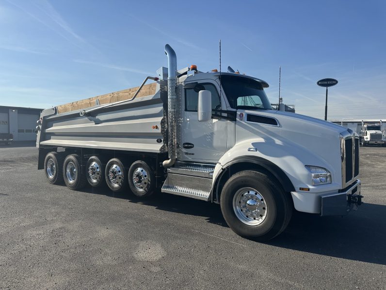 
								New 2025 Kenworth T880 Dump Truck in Spokane Washington full									