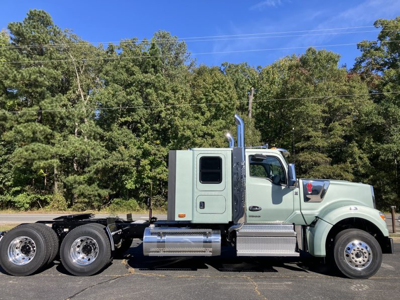 
								New 2025 Kenworth W990 Sleeper in Richmond Virginia full									