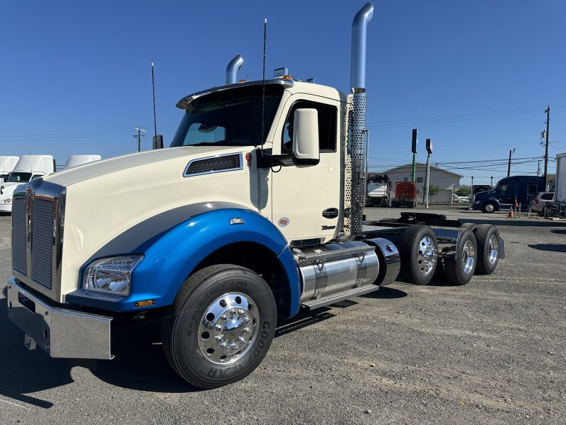 
								New 2025 Kenworth T880 Day Cab in Missoula Montana full									