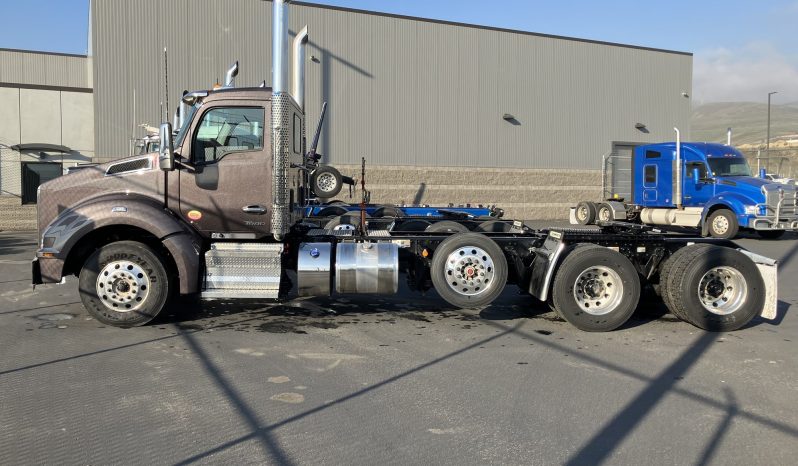 
								New 2025 Kenworth T880 Day Cab in Lewiston Idaho full									