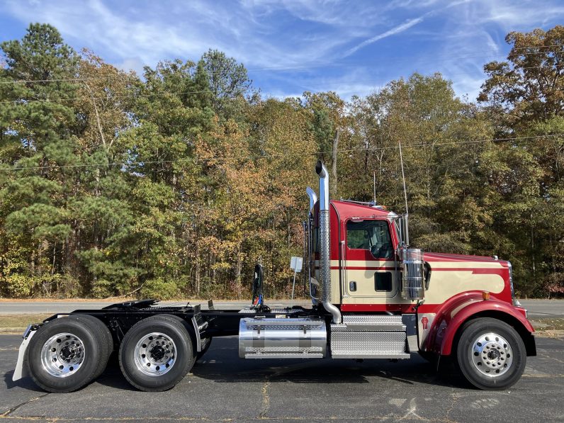 
								New 2025 Kenworth W900B Day Cab in Richmond Virginia full									