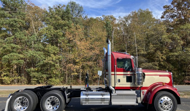 
								New 2025 Kenworth W900B Day Cab in Richmond Virginia full									