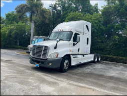 Used 2012 Freightliner CASCADIA 116 Sleeper in Miami Florida