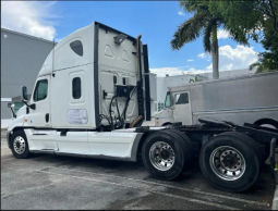 Used 2012 Freightliner CASCADIA 116 Sleeper in Miami Florida