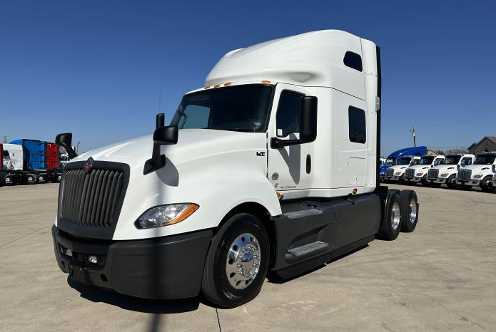 
								Used 2020 International LT625 Sleeper in Irving Texas full									