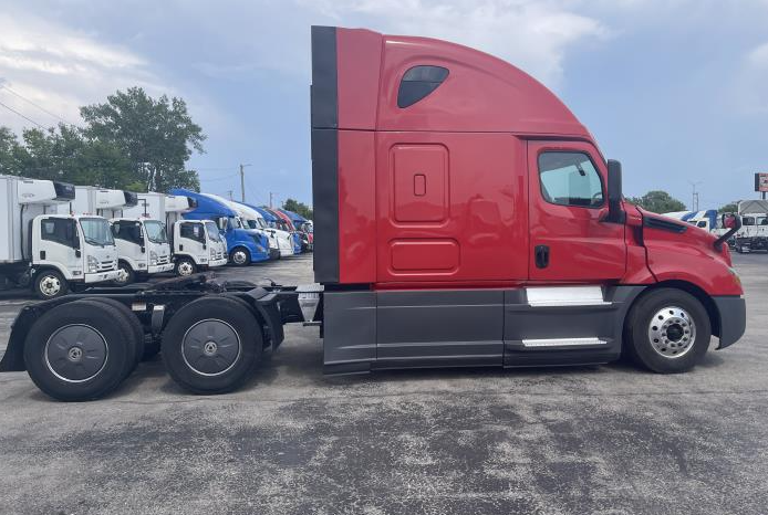 
								Used 2021 Freightliner Cascadia Sleeper in Willowbrook Illinois full									