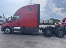 Used 2021 Freightliner Cascadia Sleeper in Willowbrook Illinois