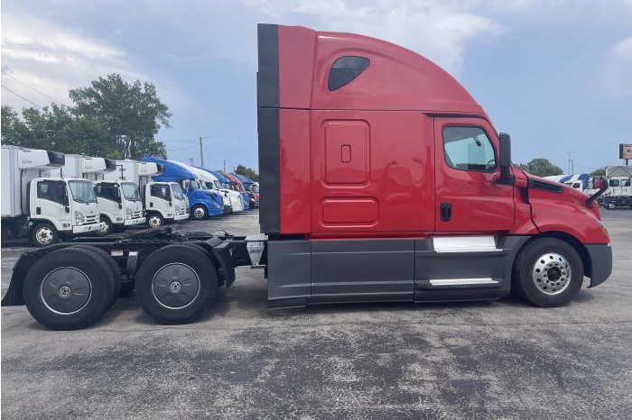 
								Used 2021 Freightliner Cascadia Sleeper in Willowbrook Illinois full									