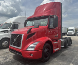 Used 2020 Volvo VNR64T300 Day Cab in Willowbrook Illinois