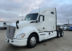 Used 2020 Kenworth T680 Sleeper in Irving Texas