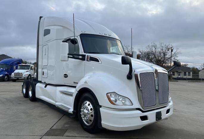 
								Used 2020 Kenworth T680 Sleeper in Irving Texas full									