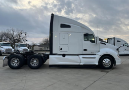 Used 2020 Kenworth T680 Sleeper in Irving Texas