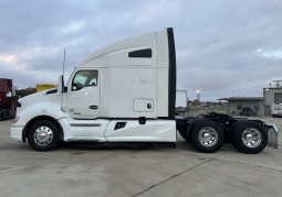 Used 2020 Kenworth T680 Sleeper in Irving Texas