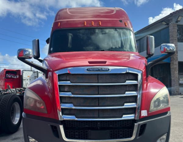 
								Used 2018 Freightliner Cascadia 126 Sleeper in MEDLEY Florida full									