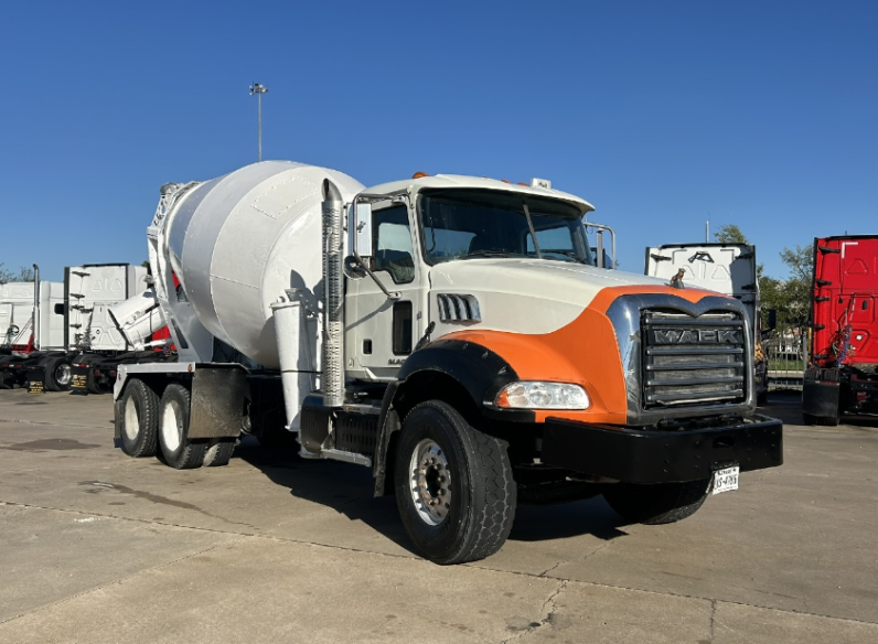 
								Used 2017 Mack GRANITE Concrete Mixer Construction Equipment in Houston Texas full									