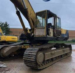 Used 2005 KOMATSU PC400LC-3 Construction Equipment in Newark New Jersey