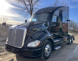 Used 2018 Kenworth T680 Day Cab in Arcadia Wisconsin