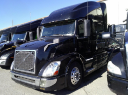 Used 2017 Volvo VNL64T780 Sleeper in Advance North Carolina