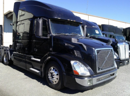 Used 2017 Volvo VNL64T780 Sleeper in Advance North Carolina