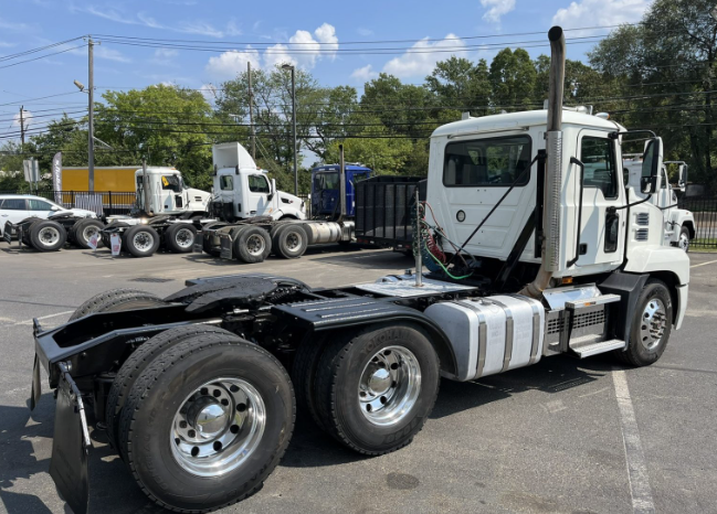 
								Used 2020 Mack ANTHEM Sleeper in Wrightsville Pennsylvania full									
