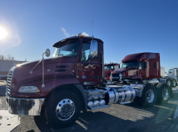 Used 2018 Mack CXU613 Day Cab in Ephrata Pennsylvania