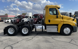 Used 2015 Freightliner Cascadia 125 Day Cab in Converse Texas